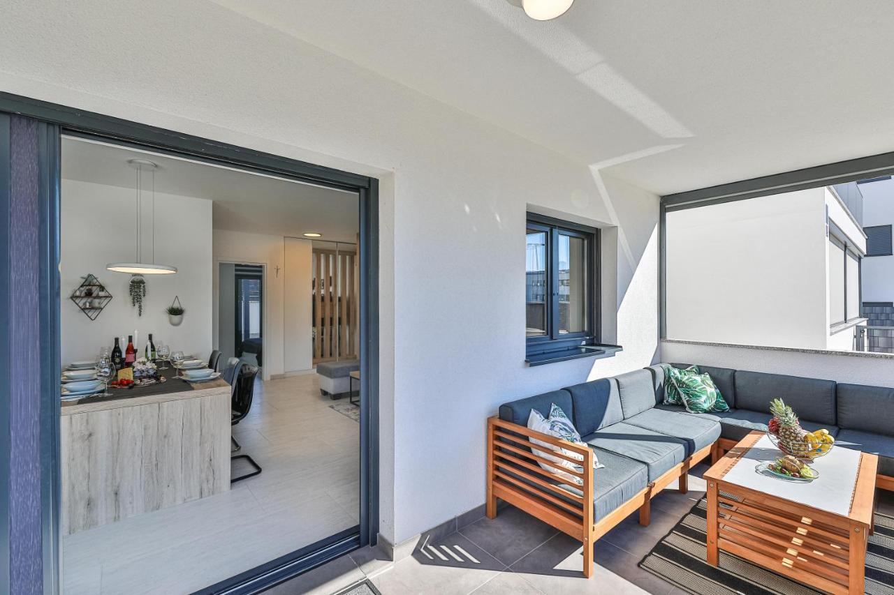 Luxury Apartment Pia With Swimming Pool And Grill トロギール エクステリア 写真
