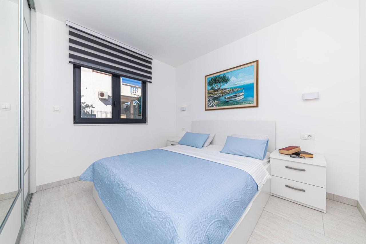 Luxury Apartment Pia With Swimming Pool And Grill トロギール エクステリア 写真