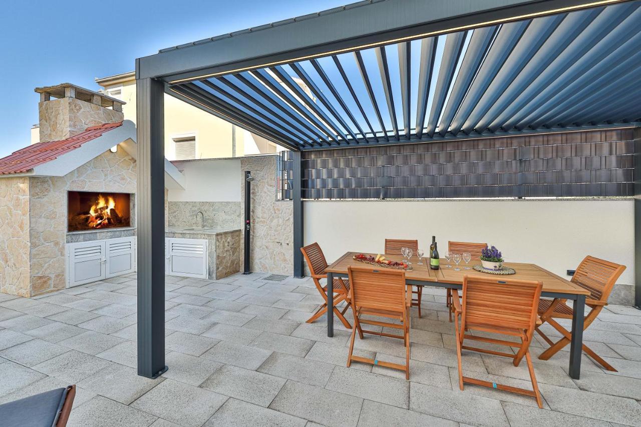 Luxury Apartment Pia With Swimming Pool And Grill トロギール エクステリア 写真