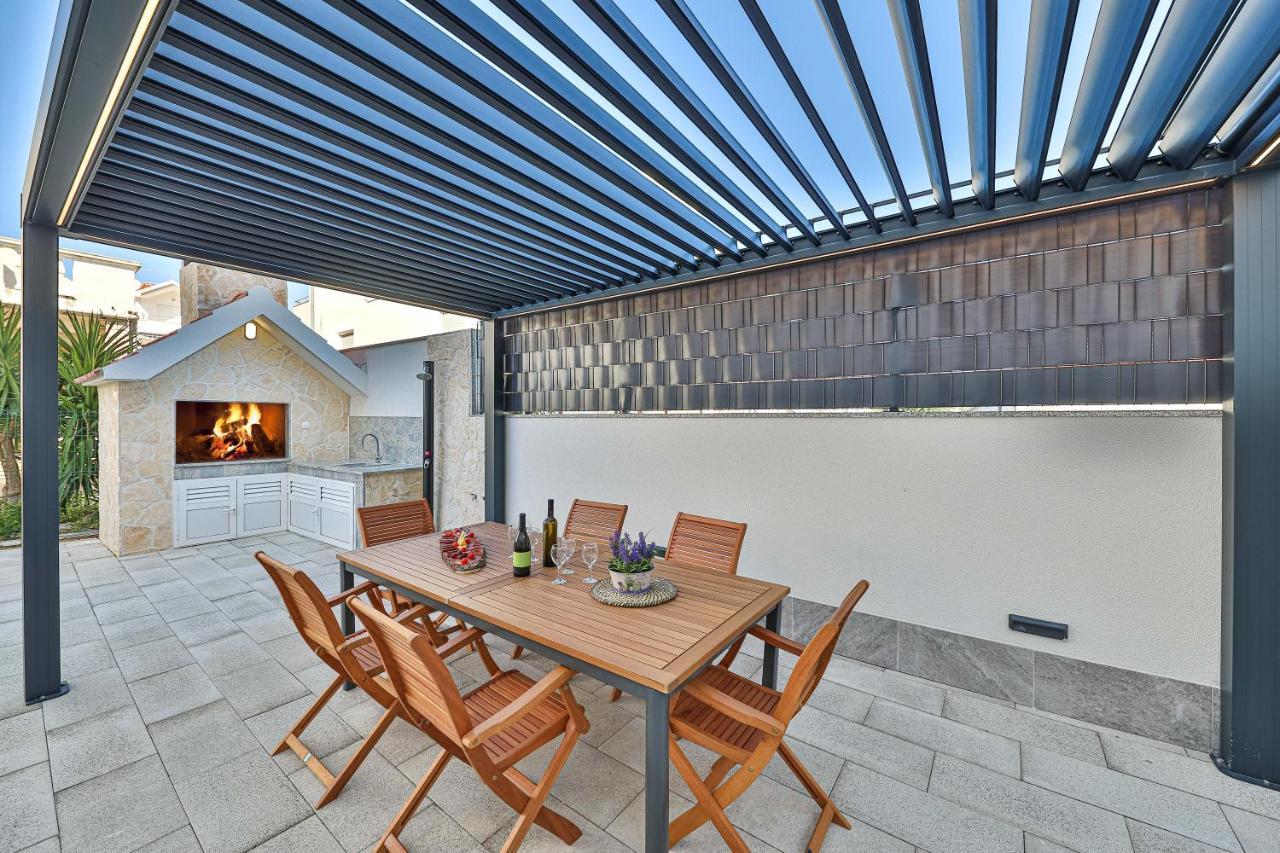 Luxury Apartment Pia With Swimming Pool And Grill トロギール エクステリア 写真
