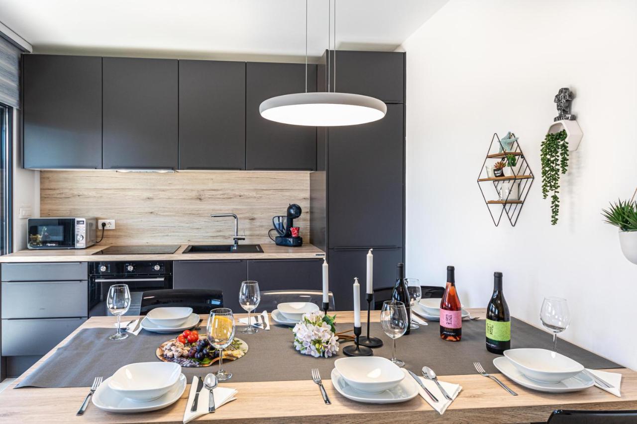 Luxury Apartment Pia With Swimming Pool And Grill トロギール エクステリア 写真